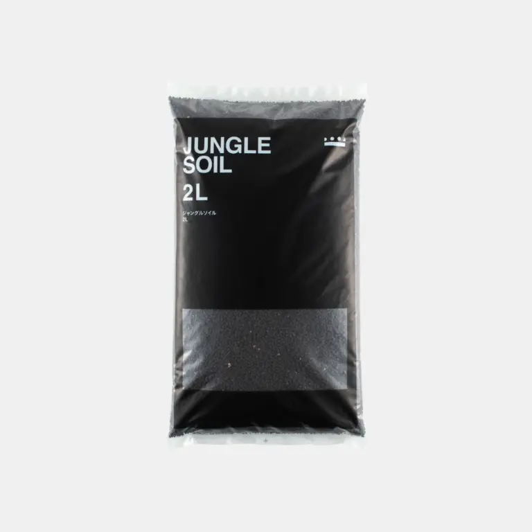 Jungle Soil by DOOA is a substrate material suitable for growing plants in paludarium. Because natural black soil is used as the base combined with soil microorganisms effective for the plant growth and some anthracites, plant roots spread well, and healthy plants grow. Please use this product combined with optional Jungle Base.